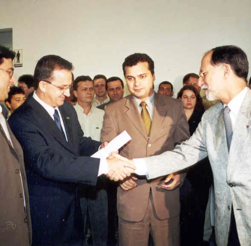 Formalização de parceria da Consistem em 2009